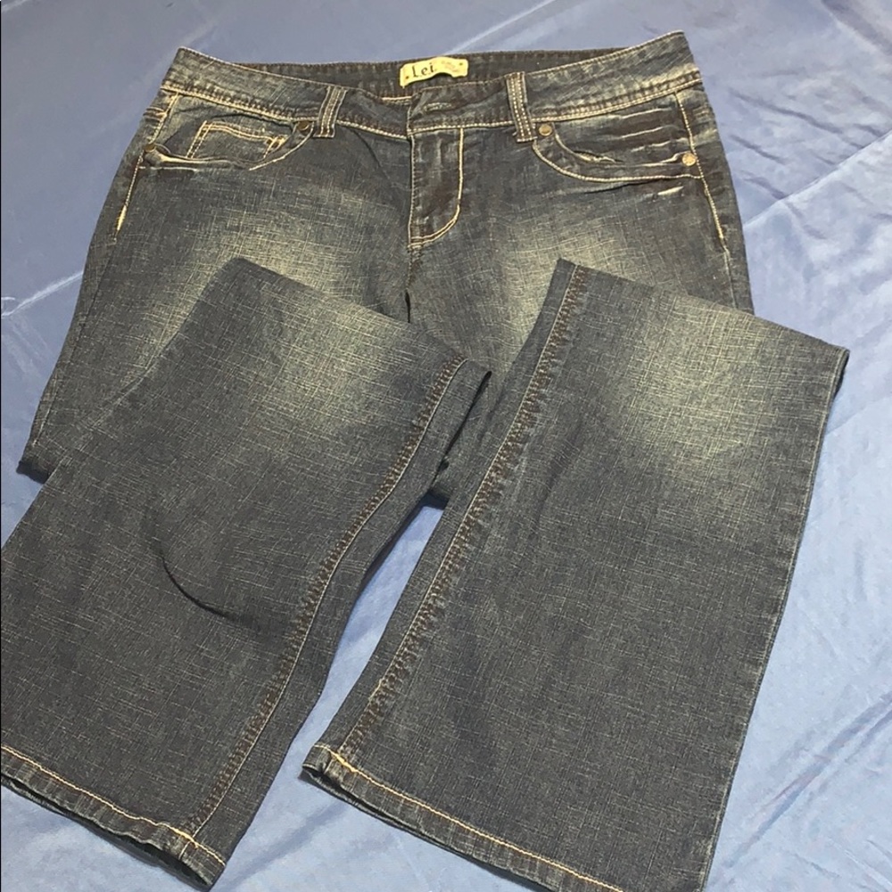 NWOT L.E.I. Women’s Jeans